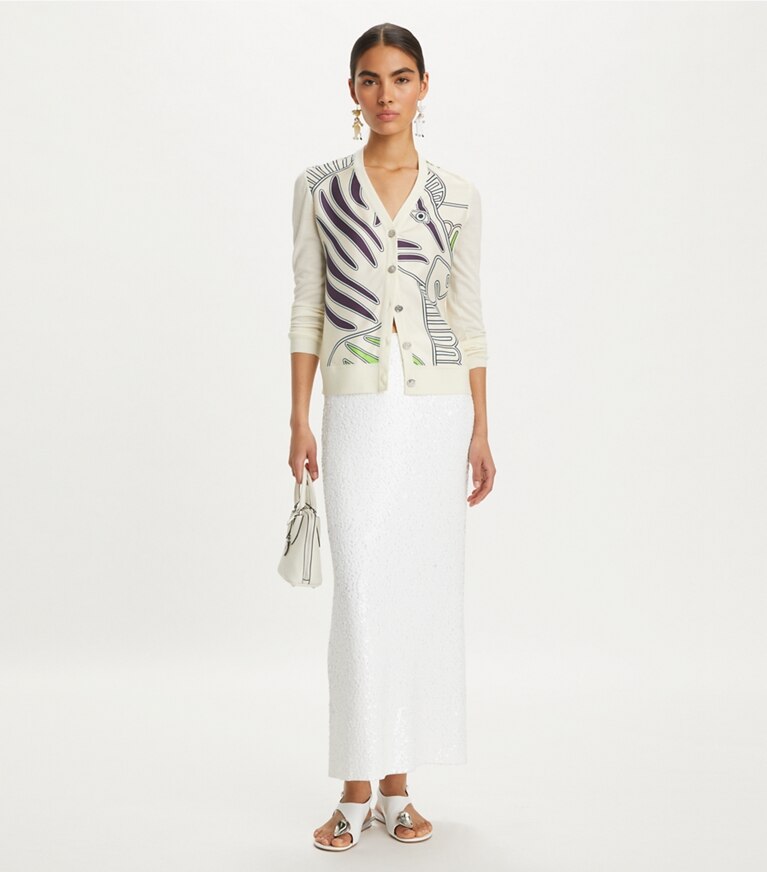 Tory Burch designer sweaters Cardigan à devant en soie dans NEW IVORY / Ivory Zebra sur modèle, de face