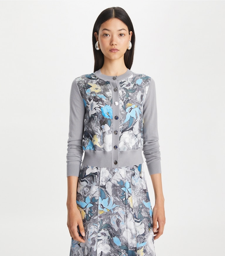Tory Burch designer maglioni Cardigan corto con inserti in seta sul davanti in Gray / Blue Abstract Floral front