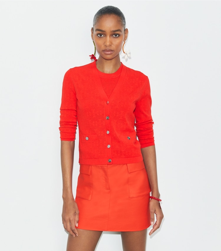 Tory Burch designer sweaters Cardigan en jacquard T Monogram in Blazing Red on model detail