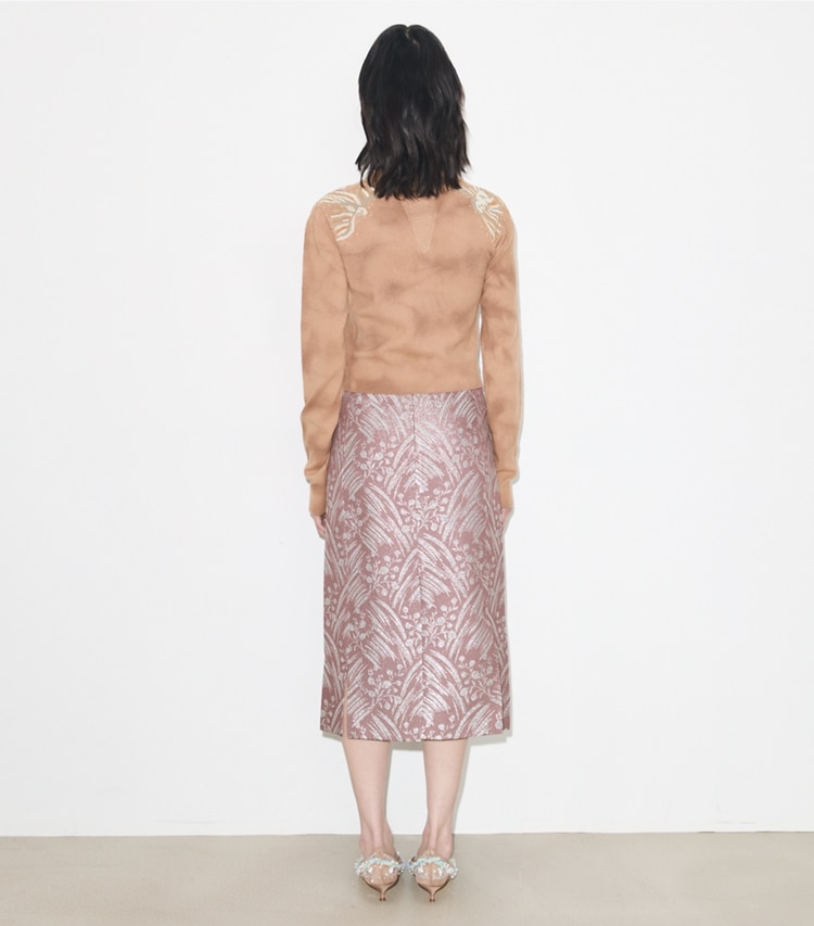 Tory Burch designer sweaters Cardigan en laine à ornements in Taupe on model back