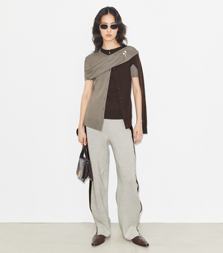 Tory Burch designer sweaters Cardigan en laine avec broche in Light Gray / Dark Brown front