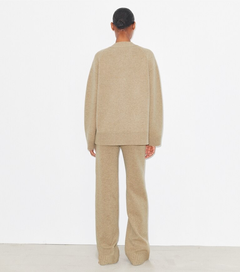 Tory Burch designer sweaters Cardigan en laine in Oatmeal Melange on model back