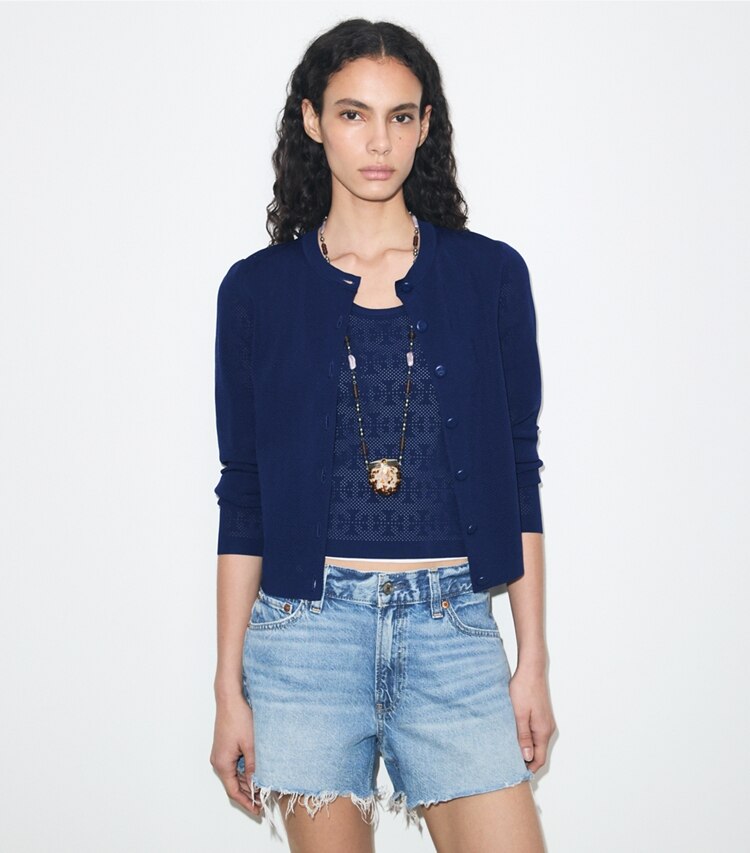 Tory Burch designer sweaters Cardigan en viscose à point pointelle dans Ocean détail sur modèle