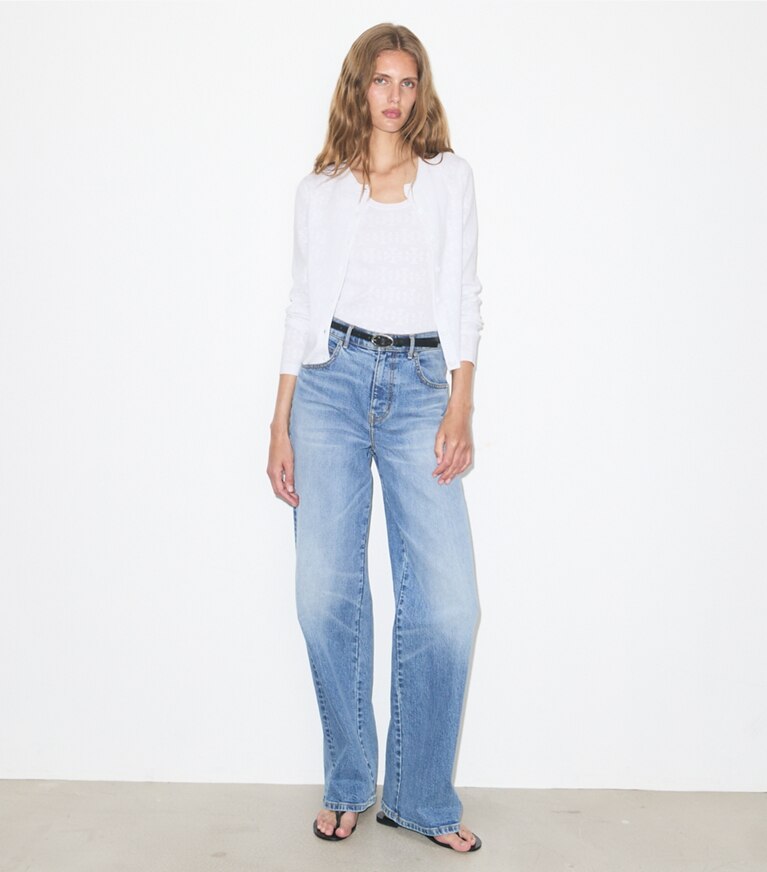 Tory Burch designer sweaters Cardigan en viscose pointelle in White sur mannequin, devant
