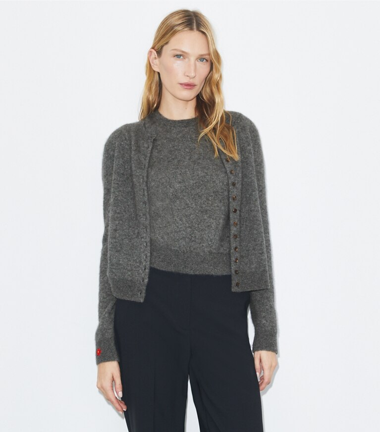 Tory Burch designer maglioni Cardigan in cashmere misto seta in Gray on model detail