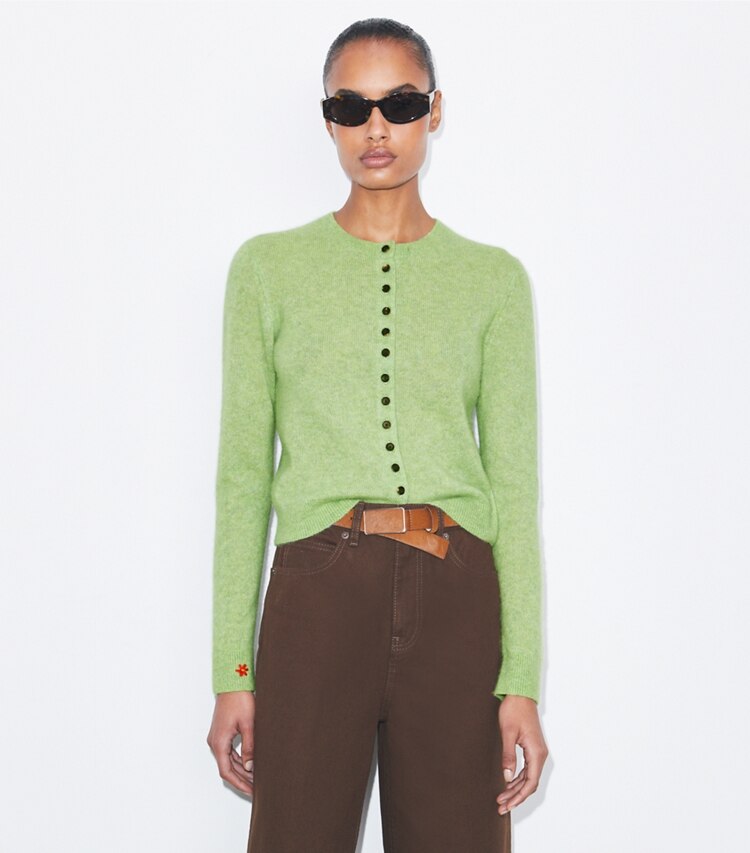 Tory Burch designer maglioni Cardigan in cashmere misto seta in Jade on model detail