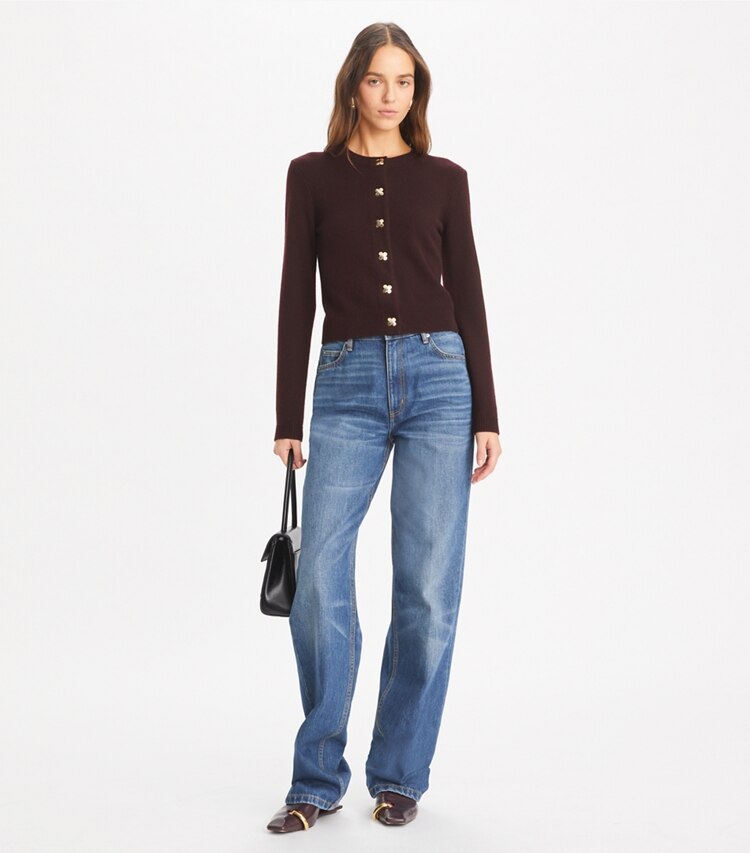 Tory Burch designer maglioni Cardigan in cashmere in Dark Winterberry parte anteriore su modella
