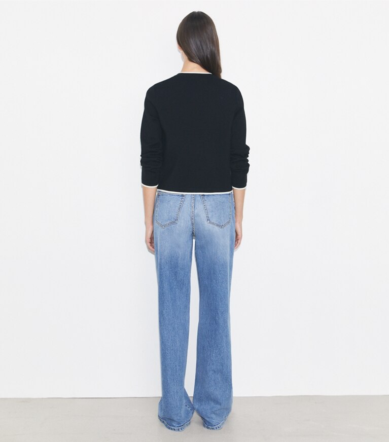 Tory Burch designer maglioni Cardigan in lana Kendra in Black / New Ivory on model back