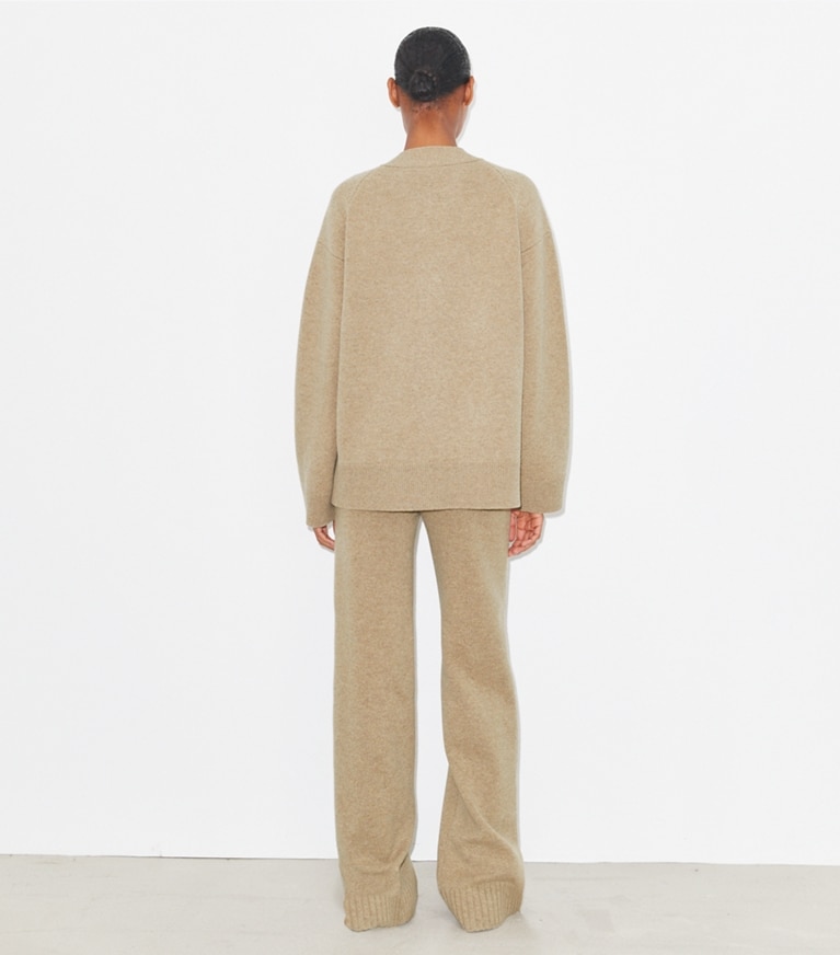 Tory Burch designer maglioni Cardigan in lana in Oatmeal Melange on model back