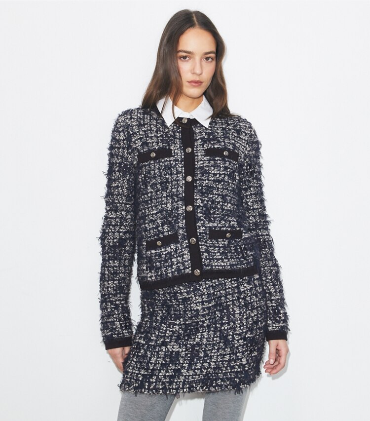 Tory Burch designer maglioni Cardigan in tweed Kendra in Navy / Ivory on model detail