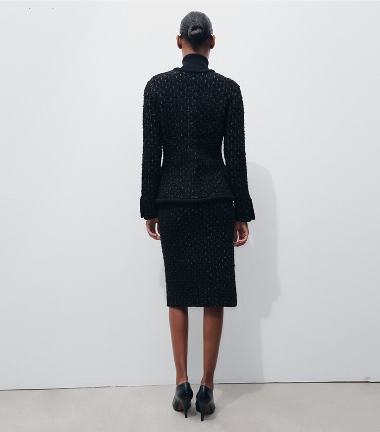 Tory Burch designer sweaters Cardigan Kendra en tweed métallisé in Black Multi on model back