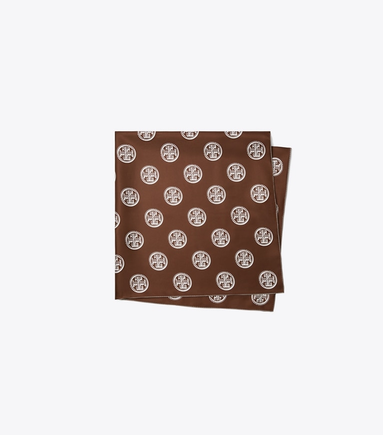 Tory Burch designer écharpes Carré de soie à logo médaillon in Deep Walnut dessus