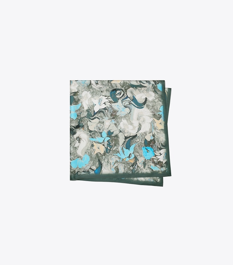 Tory Burch designer écharpes Carré de soie à motif floral abstrait in Abstract Floral Blue folded
