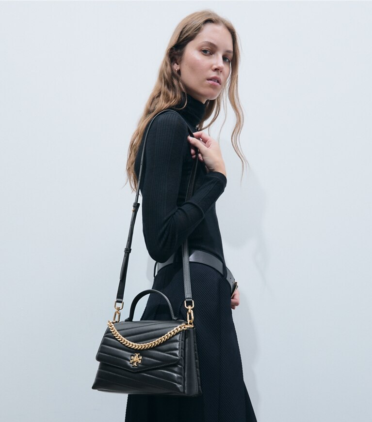 Tory Burch designer sac à main Cartable à poignée supérieure à chevrons Kira dans Black supplémentaire sur le modèle