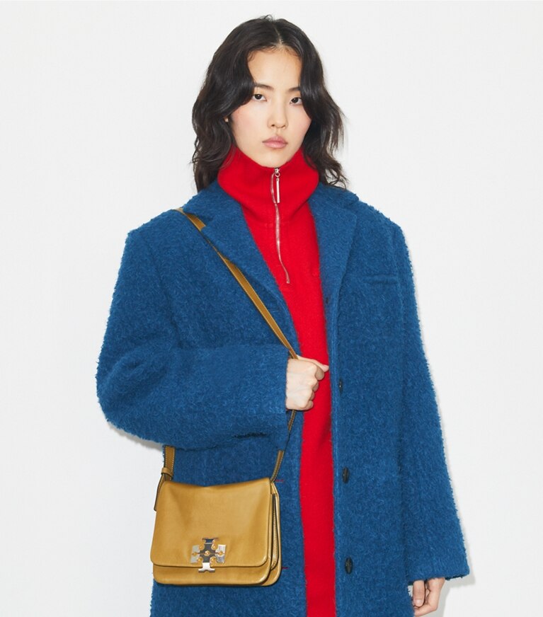 Tory Burch diseñador bolsos de hombro Cartera de hombro Charlie Runway en WREN BROWN accesorio en modelo