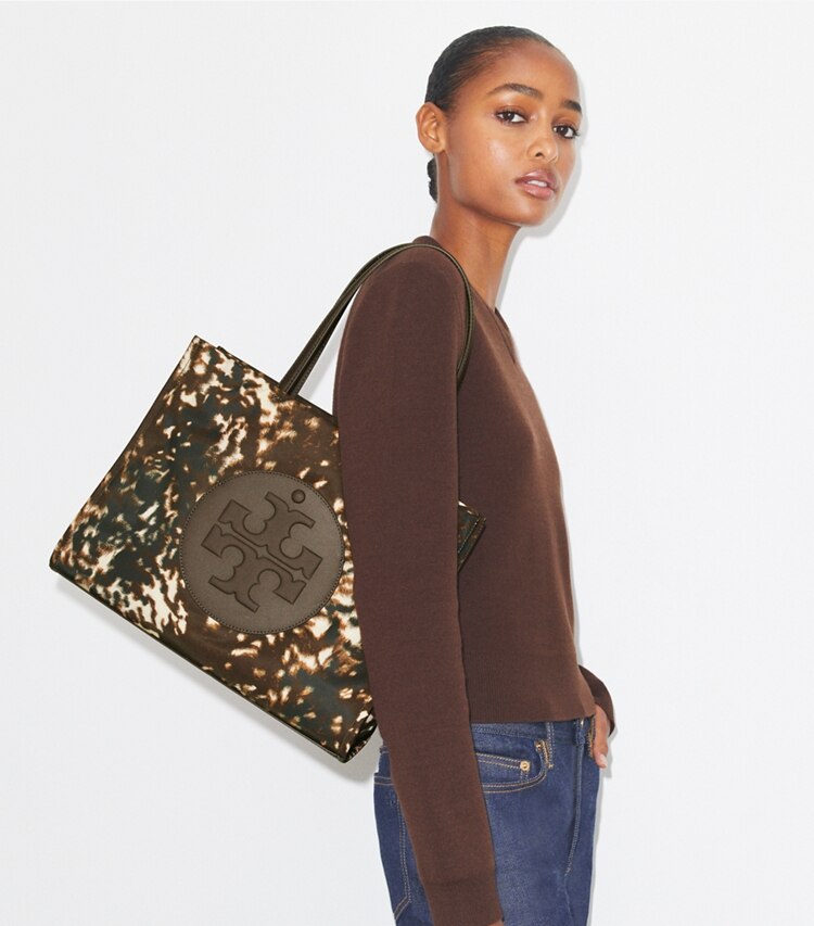 Tory Burch diseñador bolsos tote Cartera de mano de nailon pequeña estampada Ella en Fall Fawn accesorio en modelo