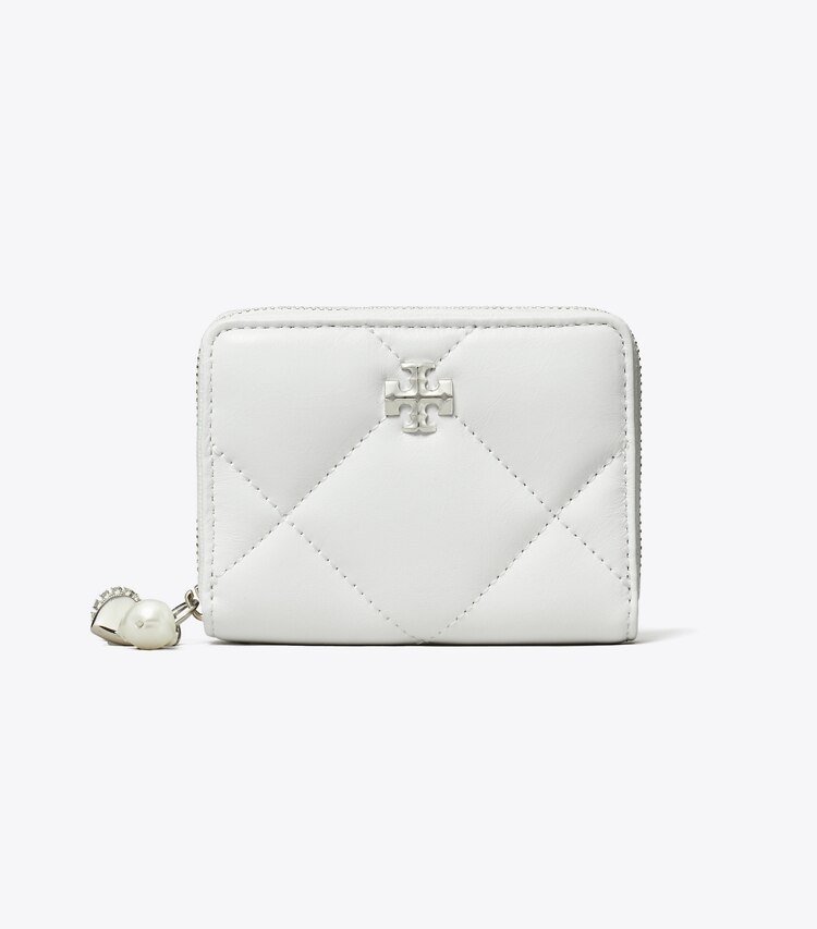 Tory Burch diseñador carteras Cartera pequeña acolchada con forma de rombos desgastada, con dije y cremallera Kira en Blanc frente
