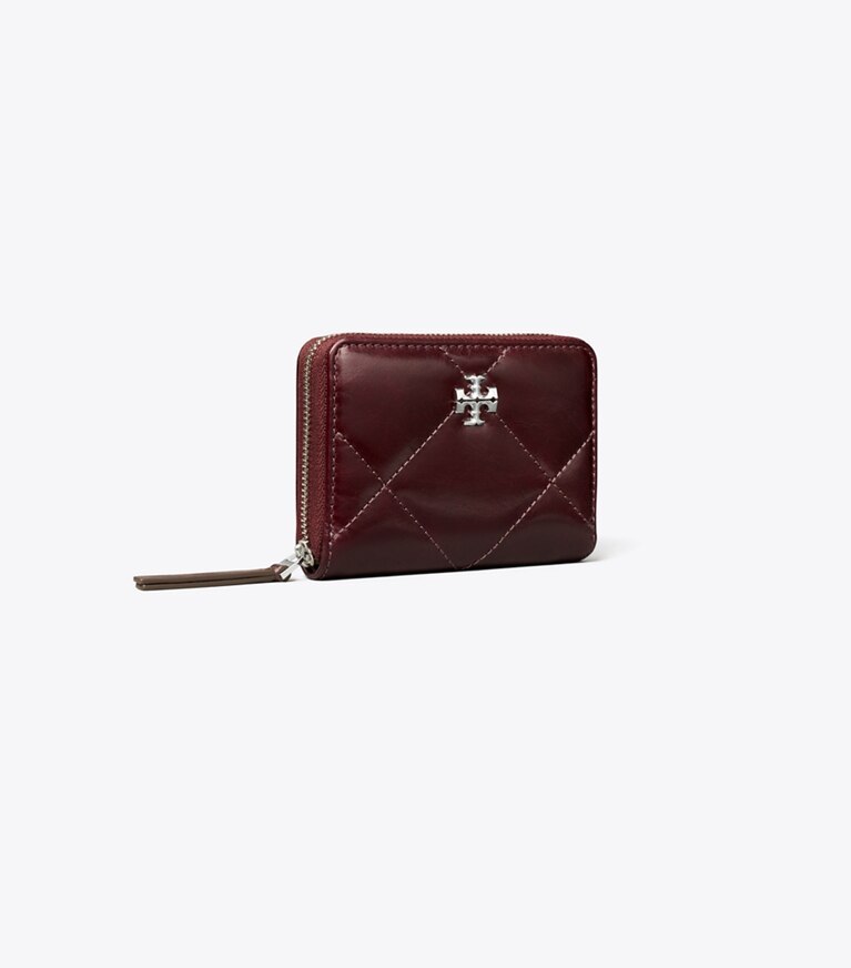 Tory Burch diseñador carteras Cartera pequeña acolchada con forma de rombos desgastada y con cremallera Kira en Dark Carmine ángulo