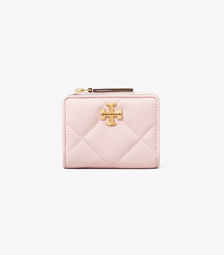 Tory Burch diseñador carteras Cartera plegada acolchada con forma de rombos Kira en Rose Salt frente