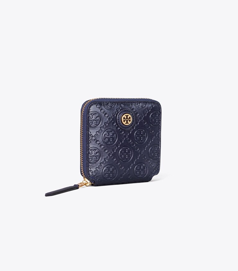 Tory Burch diseñador carteras Cartera plegada con monograma T en Midnight ángulo
