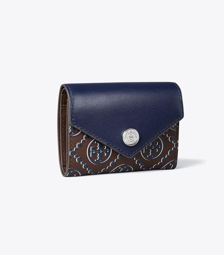 Tory Burch diseñador carteras Cartera sobre pequeña con relieve en contraste y monograma T en Tory Navy / John Coco ángulo