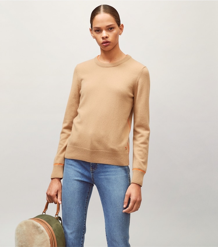 Tory Burch designer sweaters Cashmere Pullover in Perfect Camel/Vibrant Orange on model detail