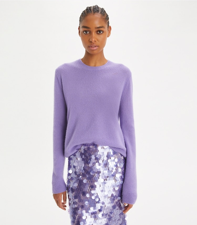 Tory Burch designer sweaters Cashmere Silk Sweater in Crisp Lavender on model detail