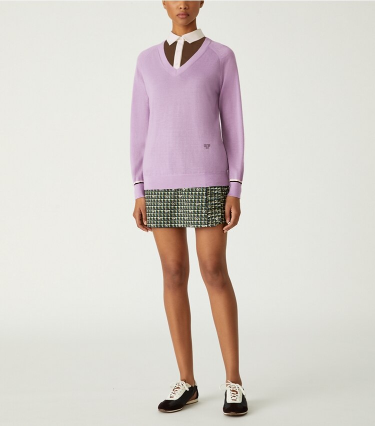 Tory Sport designer sweaters Cashmere V-Neck Sweater in Lavender Field on model front