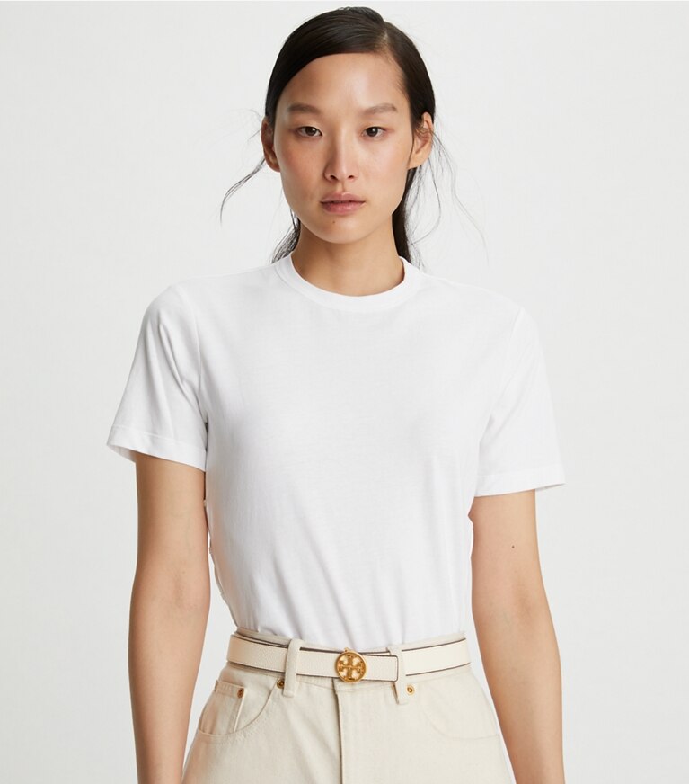Tory Burch designer ceintures Ceinture réversible à logo 1 po dans PINE FROST / New Cream / Silver accessoire sur le modèle