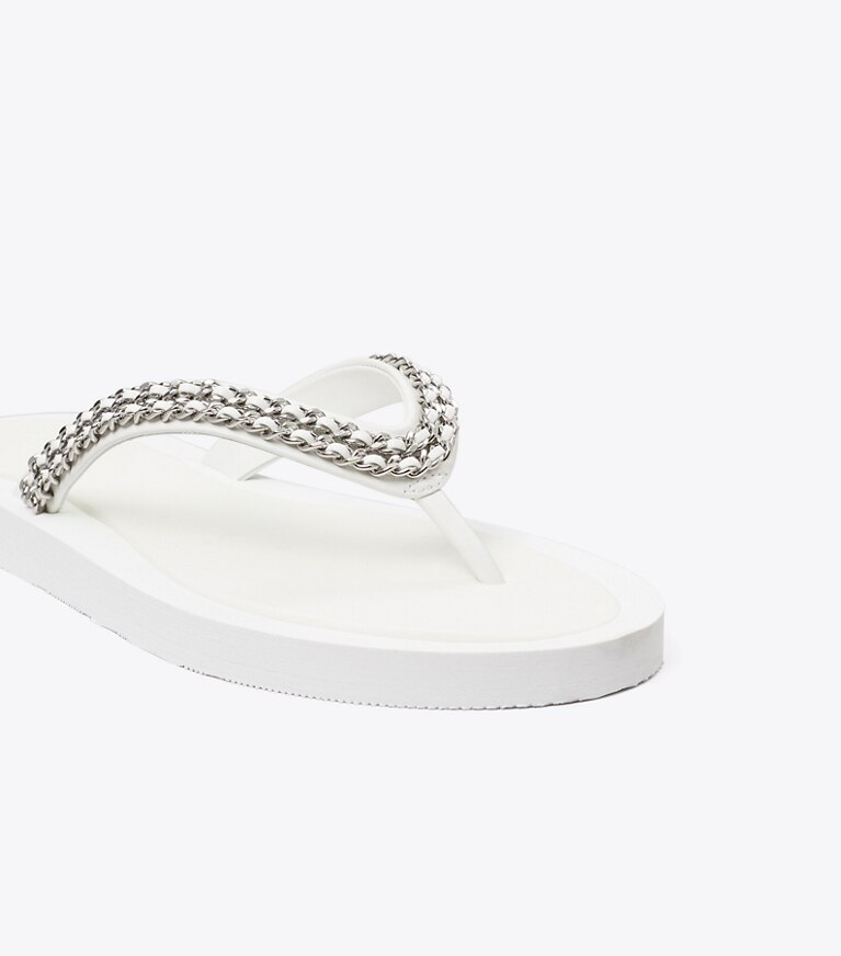 Tory Burch diseñador sandalias Chancla con cadena Kira en WHITE detalle