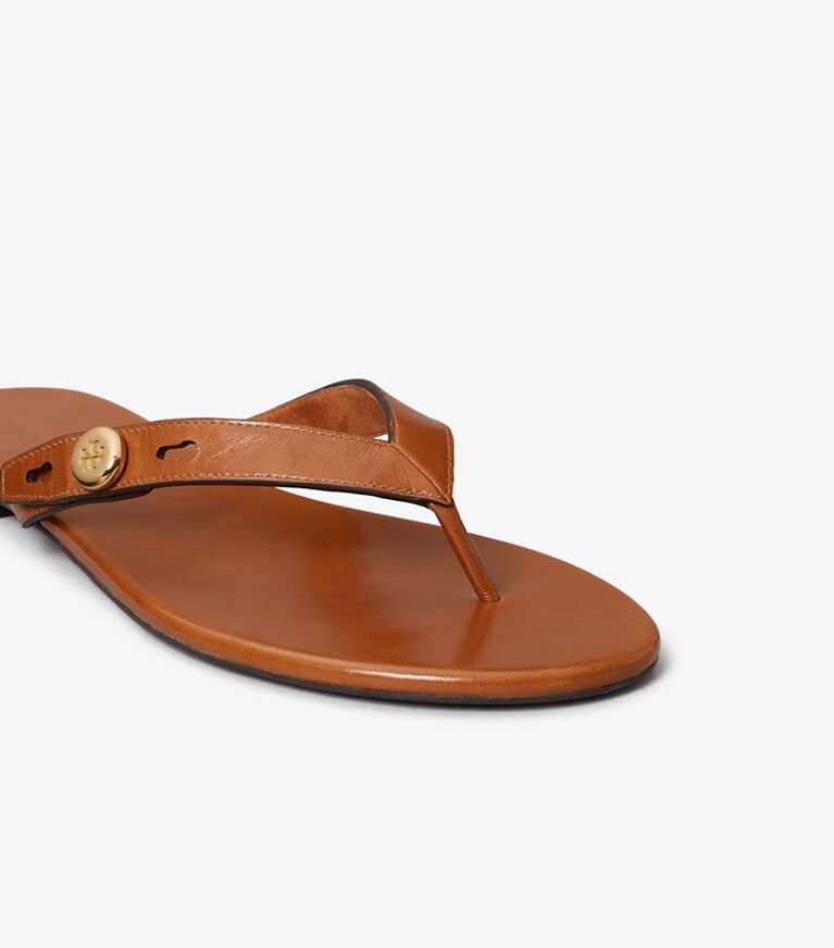Tory Burch diseñador sandalias Chancla Romy en CLASSIC CUOIO detalle