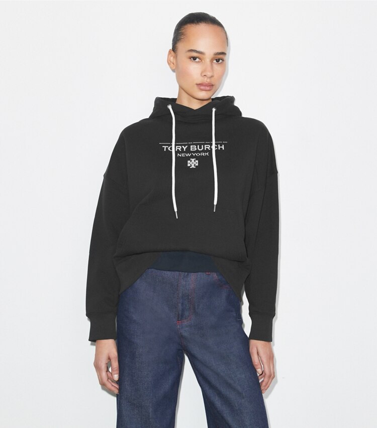 Tory Burch designer sweaters Chandail à capuchon en molleton dans Black détail sur modèle