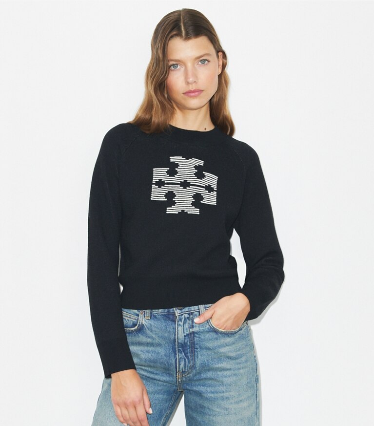 Tory Burch designer sweaters Chandail en laine à logo dans Black / Light New Ivory détail sur modèle