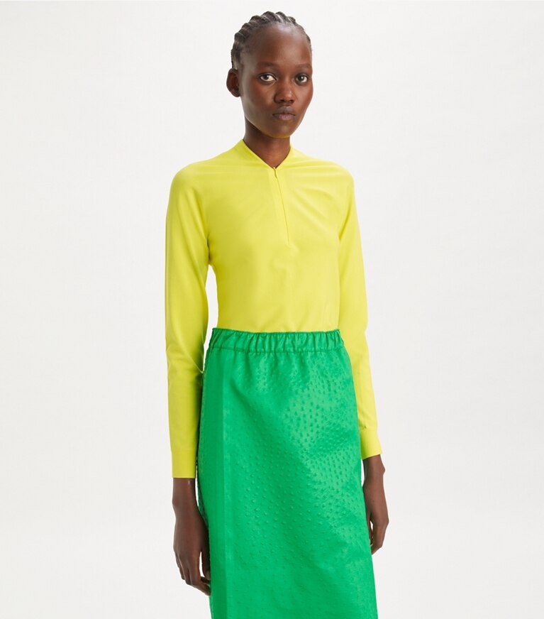 Tory Burch designer sweaters Chandail zippé en viscose dans Lemon Citrus détail sur modèle