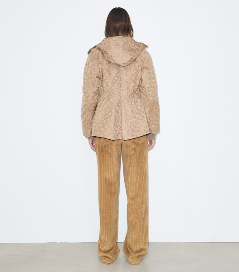 Tory Burch diseñador chaquetas Chaqueta ajustada de Jacquard con monograma T en Beige T Monogram parte posterior en modelo