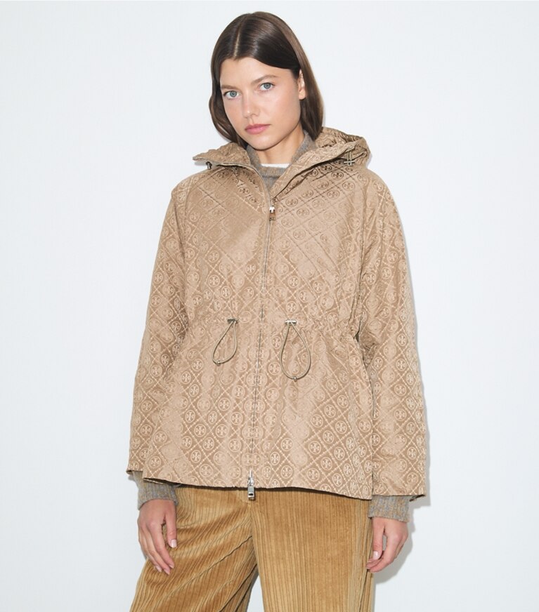 Tory Burch diseñador chaquetas Chaqueta ajustada de Jacquard con monograma T en Beige T Monogram detalle en modelo