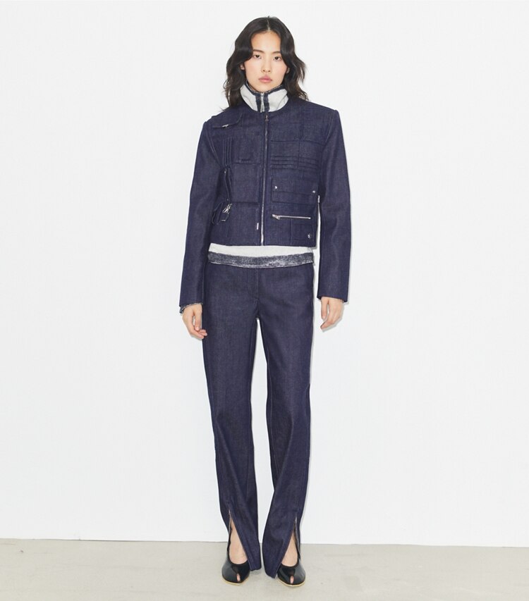 Tory Burch diseñador chaquetas Chaqueta bolso de mezclilla en Raw/Unwashed frente en modelo