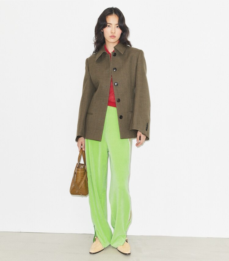 Tory Burch diseñador chaquetas Chaqueta de lana en Brown frente en modelo