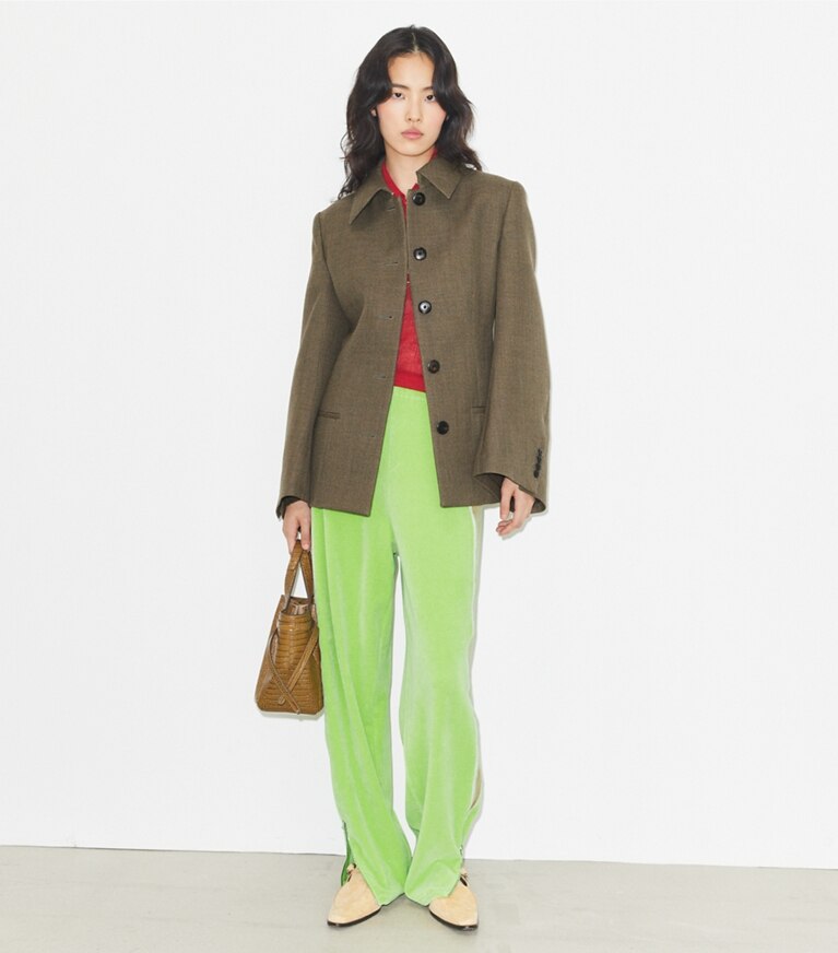 Tory Burch diseñador chaquetas Chaqueta de lana en Brown frente en modelo
