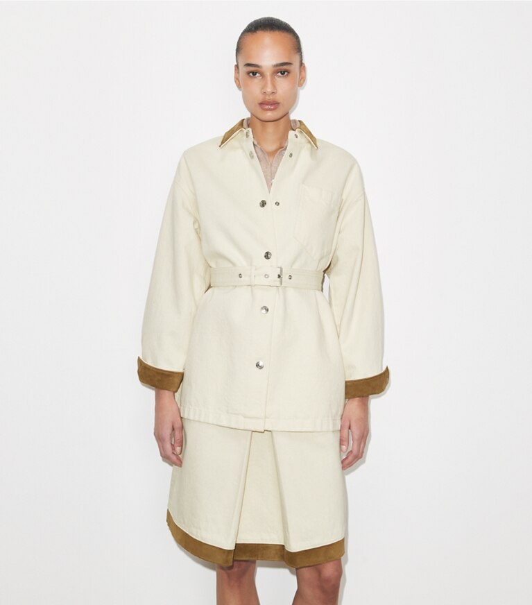 Tory Burch diseñador chaquetas Chaqueta de mezclilla abotonada en Beige detalle en modelo