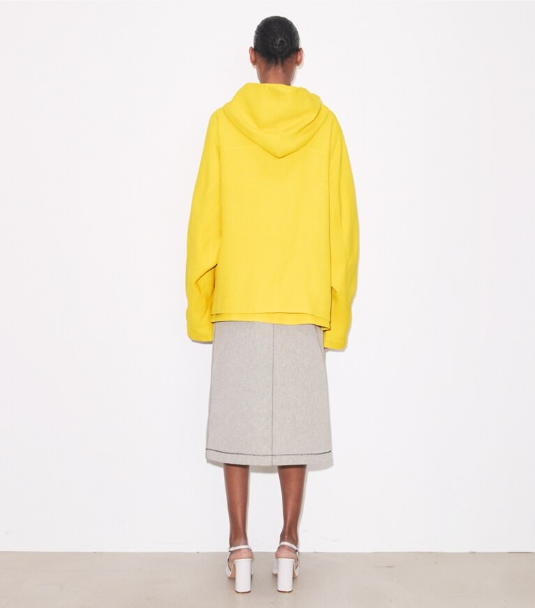Tory Burch diseñador chaquetas Chaqueta extragrande de lona encerada en Banana parte posterior en modelo