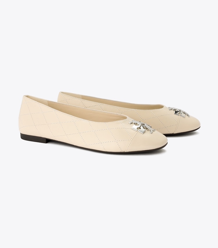 Tory Burch designer フラット チャーリー キルト バレエシューズ ワイド in LIGHT CREAM / LIGHT CREAM angle