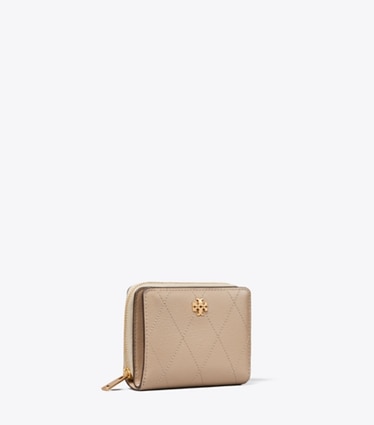 Tory Burch designer 財布 チャーリー キルト バイフォールド ウォレット in Soft Cement angle