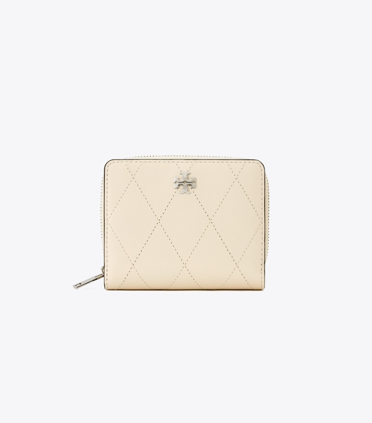 Tory Burch designer 財布 チャーリー キルト バイフォールド ウォレット in Light Cream front