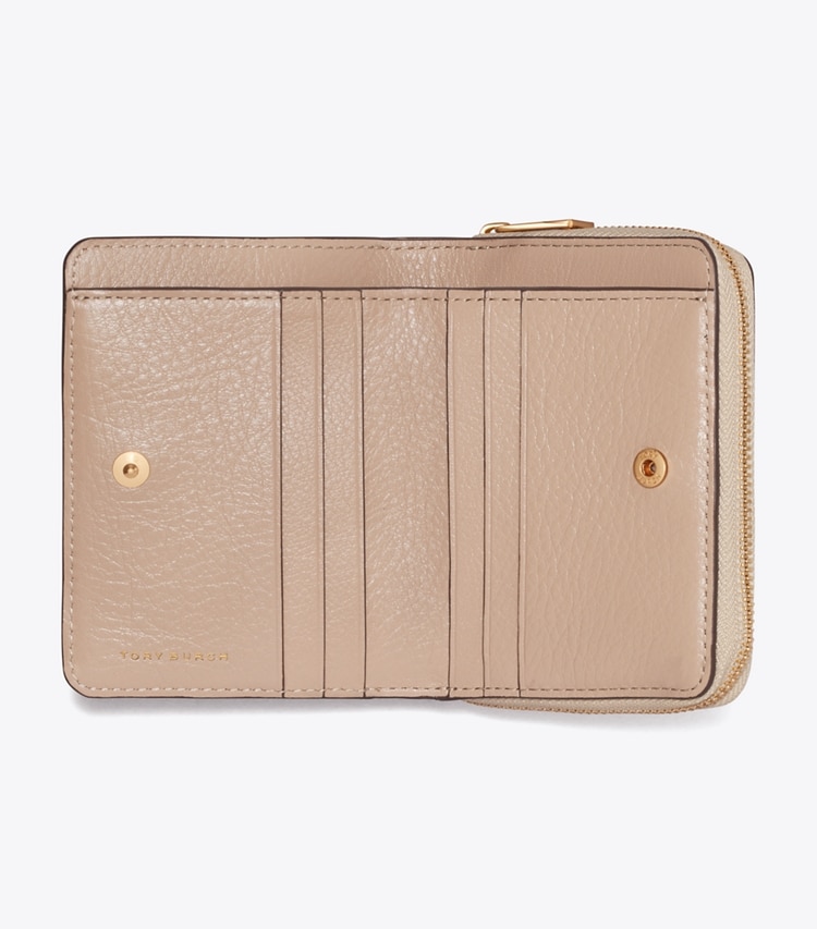 Tory Burch designer 財布 チャーリー キルト バイフォールド ウォレット in Soft Cement オーバーヘッド