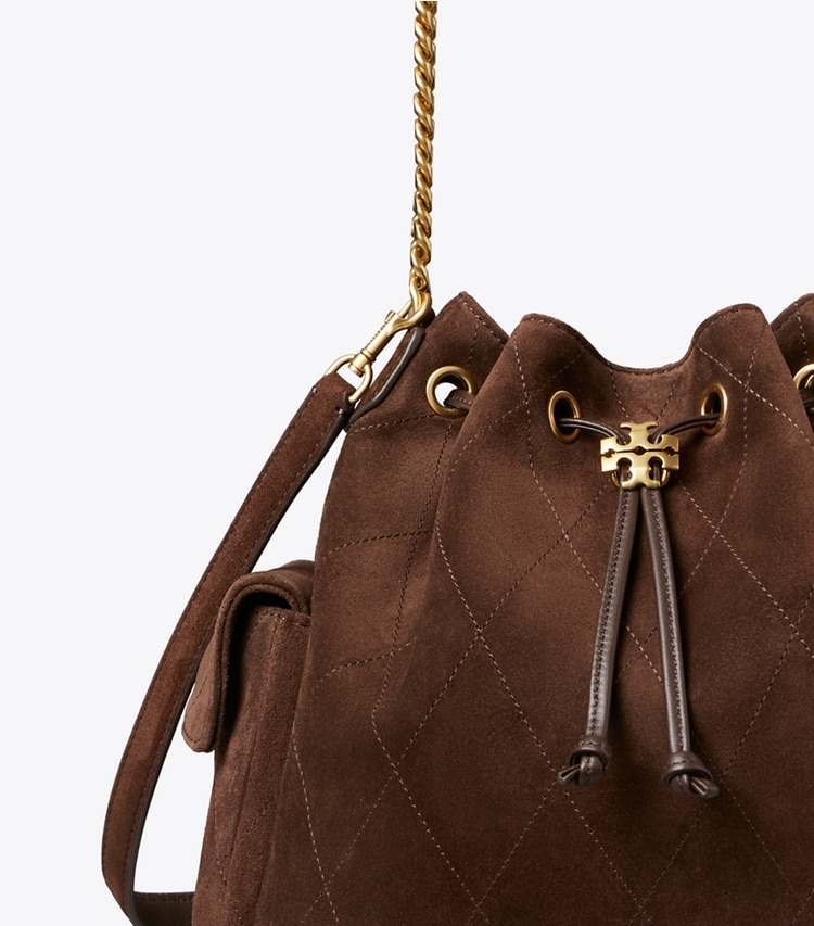Tory Burch designer ショルダーバッグ チャーリー キルト スエード ドローストリング ショルダーバッグ in Dark Cocoa ディテール
