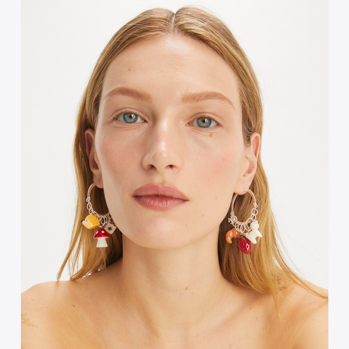 TORY BURCH ミラ エンヘリッシュト イヤリンク 129000 042 charm-hoop-earring-accessory-