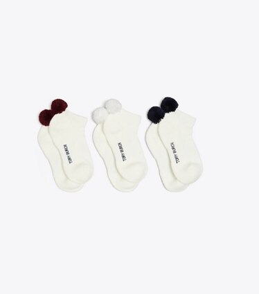 Tory Burch designer chaussettes Chaussettes de compression Performance à pompons, lot de 3 dans Tory Navy / Snow White / Winetasting de face