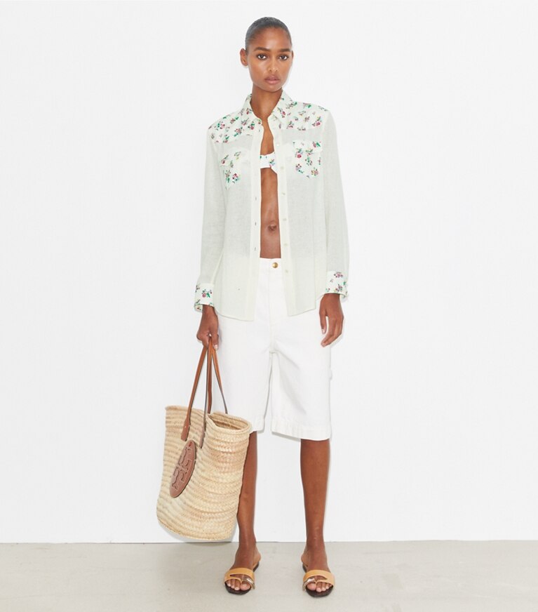 Tory Burch designer paréos Chemise en lin dans Multi Ditsy Floral sur modèle, de face