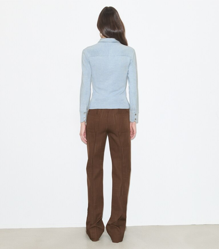 Tory Burch designer sweaters Chemise en maille de soie in Light Blue on model back